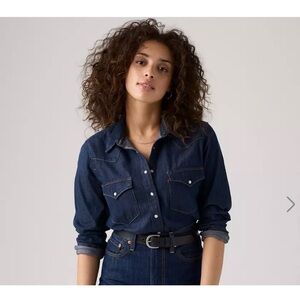 Levi's Iconic Medium Dark Indigo Denim Button-Up Shirt size M